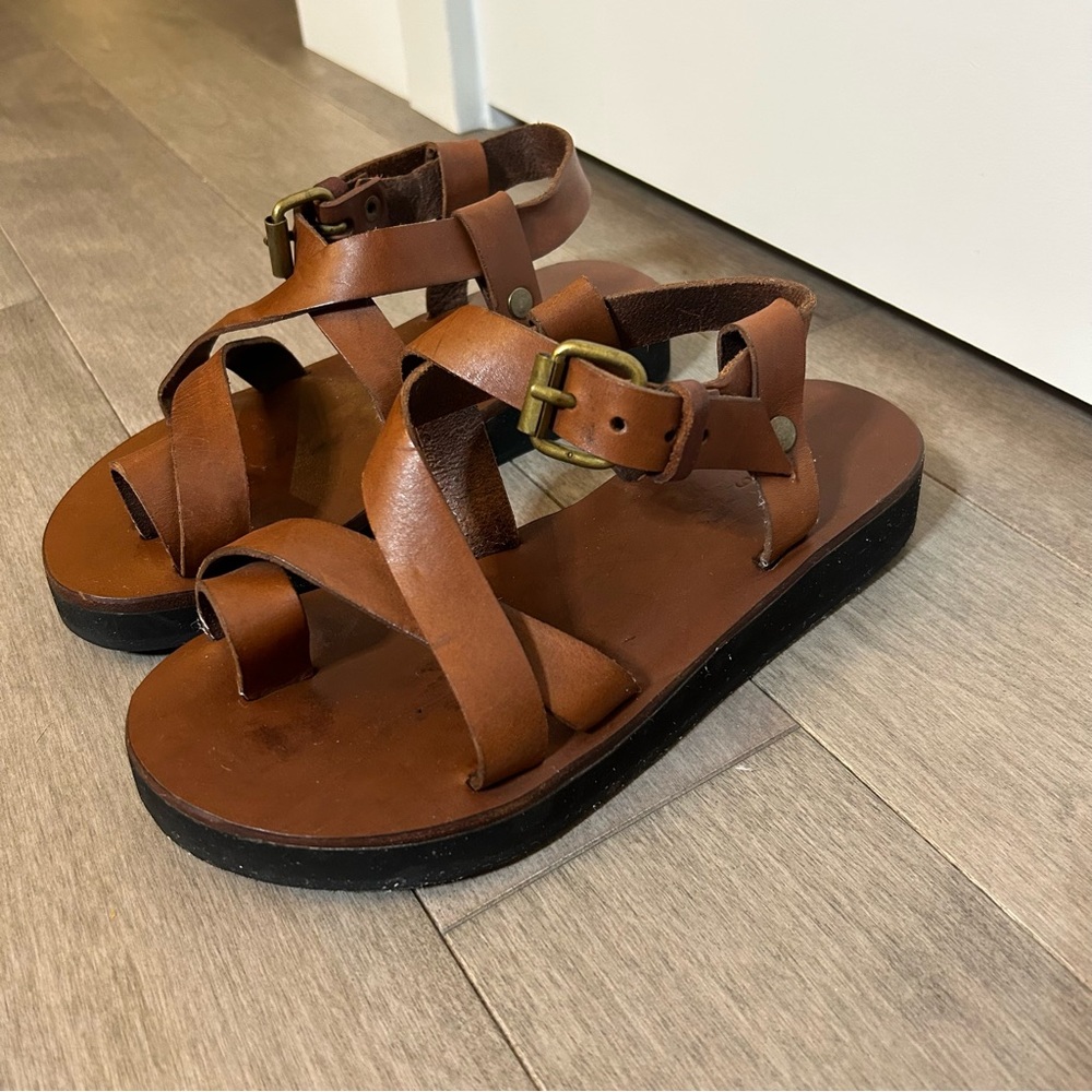 REAL LEATHER BROWN STRAPPY SANDAL WITH ADJUSTABLE STRAP SIZE 6 FROM COSTA RICA